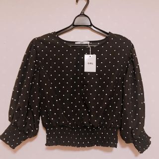 グレイル(GRL)の新品タグ付き　GRL ドットトップス(カットソー(長袖/七分))