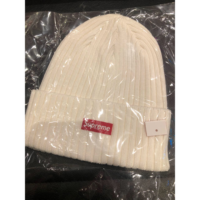 Supreme(シュプリーム)のOverdyed Beanie White Supreme メンズの帽子(ニット帽/ビーニー)の商品写真