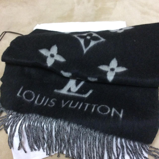 LOUIS VUITTON(ルイヴィトン)のルイヴィトン マフラー レディースのファッション小物(マフラー/ショール)の商品写真