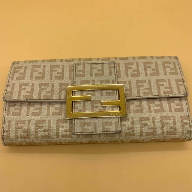 FENDI ズッキーノ柄長財布