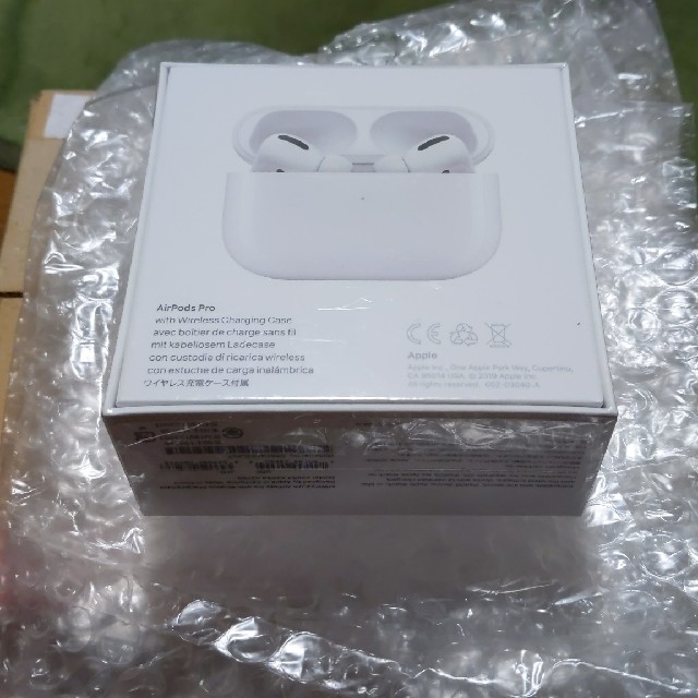 Apple(アップル)のApple AirPods Pro MWP22J/A スマホ/家電/カメラのオーディオ機器(ヘッドフォン/イヤフォン)の商品写真