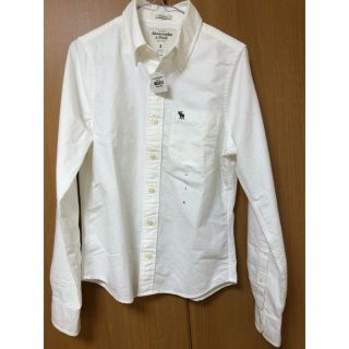 アバクロンビーアンドフィッチ(Abercrombie&Fitch)のアバクロ　白シャツ　Sサイズ(シャツ)