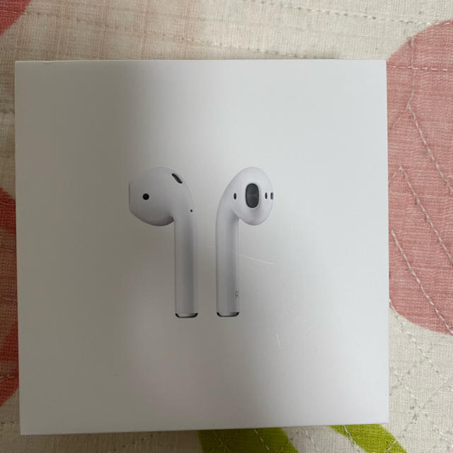 Apple(アップル)のAirpods 第2世代 スマホ/家電/カメラのオーディオ機器(ヘッドフォン/イヤフォン)の商品写真