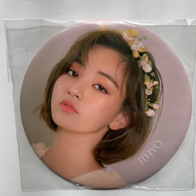 【新品未開封】TWICE JIHYO シーグリ　大缶バッジ