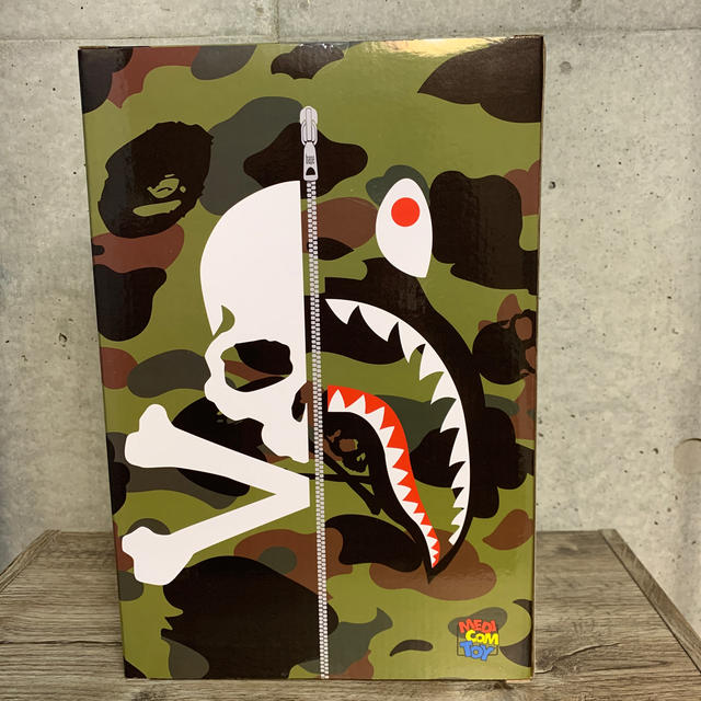 エンタメ/ホビーMASTER MIND VS BAPE®️BE@RBRICK 100%&400%