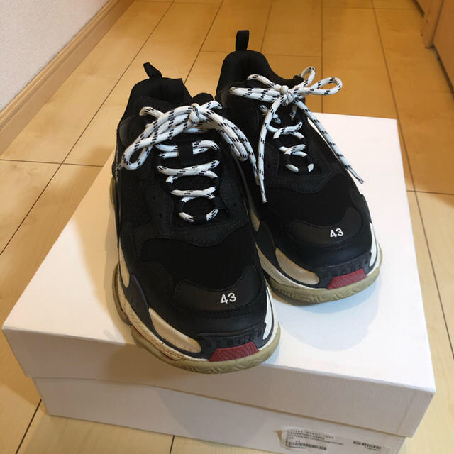 BALENCIAGAトリプルS スニーカーノワール黒43(28.5cm) 美品