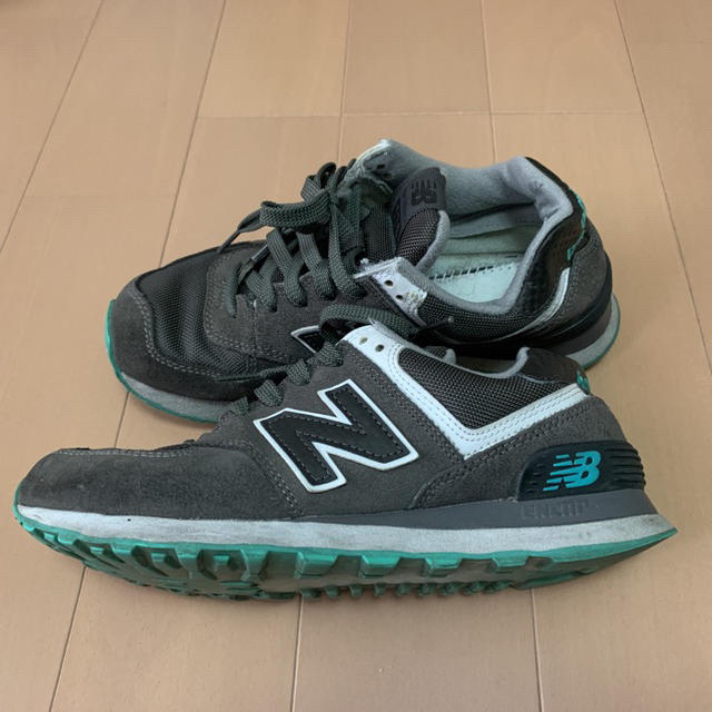 New Balance(ニューバランス)のNew balance574 レディーススニーカー　ユーズド レディースの靴/シューズ(スニーカー)の商品写真