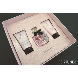 イヴサンローランボーテ(Yves Saint Laurent Beaute)のモンパリ　オーデパルファムギフトセット(香水(女性用))