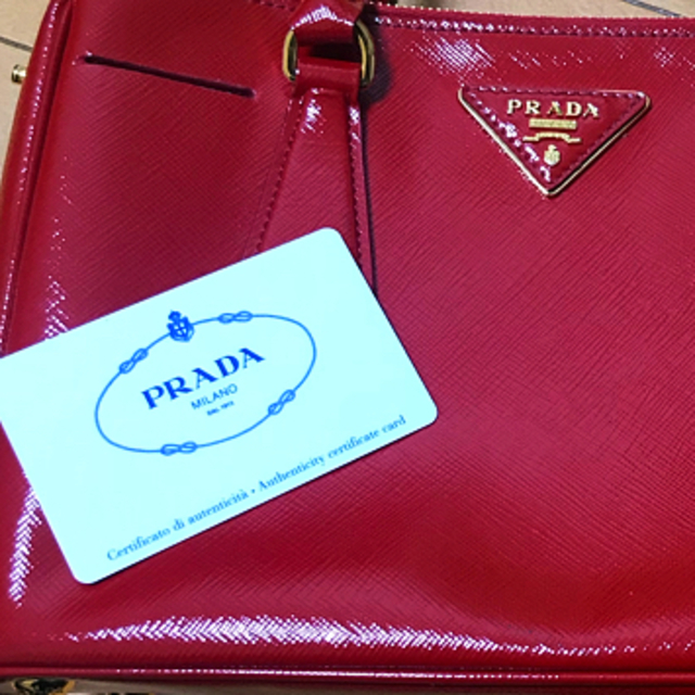 PRADA(プラダ)のプラダ サフィアーノ 2wayバッグ 赤 レディースのバッグ(ハンドバッグ)の商品写真