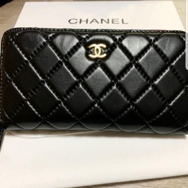 CHANEL(シャネル)のCHANEL ノベルティー　長財布　新品　未使用 レディースのファッション小物(財布)の商品写真