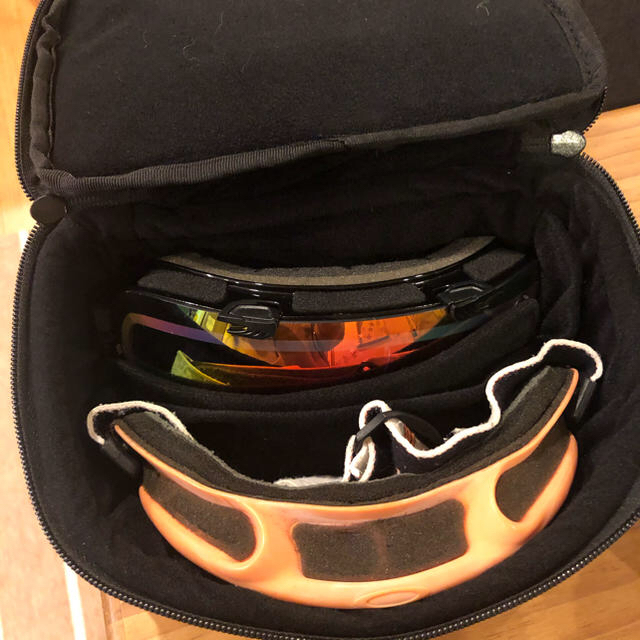 Oakley(オークリー)の三点セット　スノボ　ゴーグル2個　ゴーグルケース　 スポーツ/アウトドアのスノーボード(ウエア/装備)の商品写真