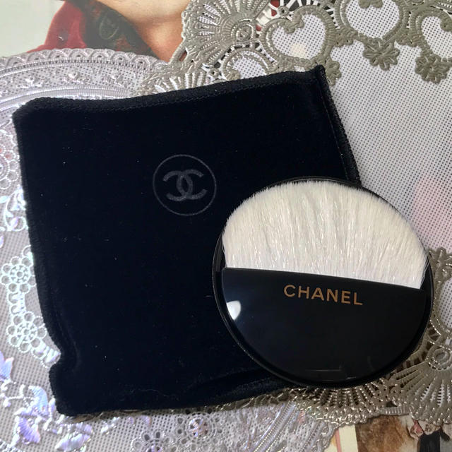 CHANEL(シャネル)の♡【CHANEL】フェイスブラシ ミニサイズ【新品未使用】♡ コスメ/美容のメイク道具/ケアグッズ(チーク/フェイスブラシ)の商品写真