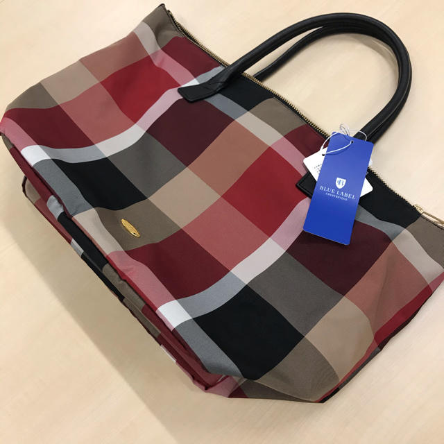 BURBERRY BLUE LABEL(バーバリーブルーレーベル)のブルーレーベル  クレストブリッジ チェック柄 トートバッグ レッド  レディースのバッグ(トートバッグ)の商品写真