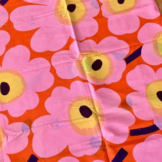 マリメッコ(marimekko)の日本未発売★marimekko はぎれ　プロダクト生地　pieni unikko(生地/糸)