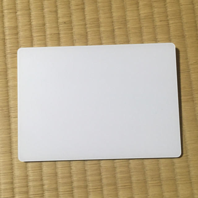 Mac (Apple)(マック)のMagic Trackpad2 シルバー スマホ/家電/カメラのPC/タブレット(PC周辺機器)の商品写真