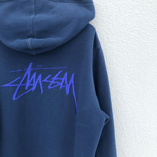 ステューシー Stussy 刺繍バックプリントロゴ　パーカー