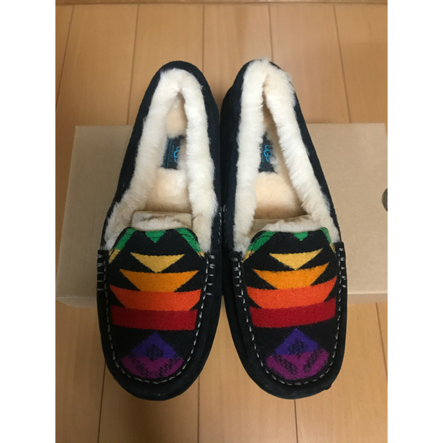 UGG(アグ)のUGG アグ モカシン ペンドルトン PENDLETON コラボ 限定 25cm レディースの靴/シューズ(スリッポン/モカシン)の商品写真