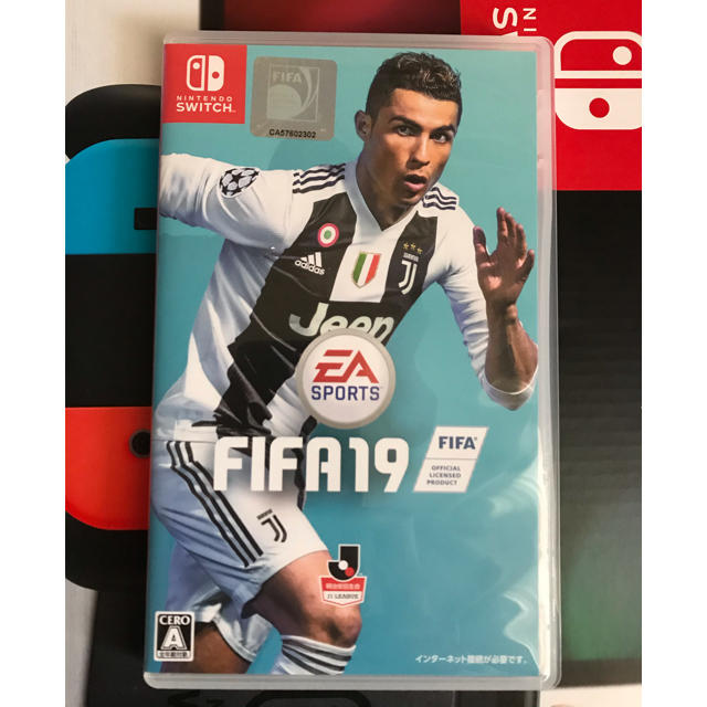 Nintendo Switch(ニンテンドースイッチ)のFIFA 19 STANDARD EDITION エンタメ/ホビーのゲームソフト/ゲーム機本体(家庭用ゲームソフト)の商品写真