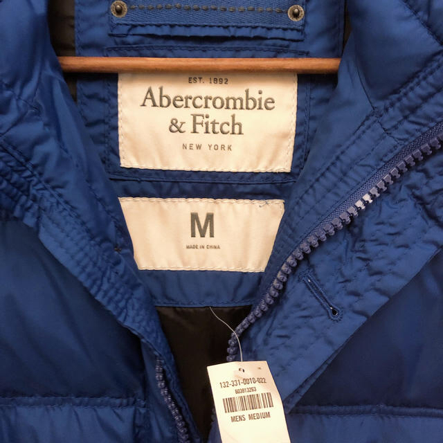 Abercrombie&Fitch(アバクロンビーアンドフィッチ)のアバクロ　ダウン メンズのジャケット/アウター(ダウンジャケット)の商品写真