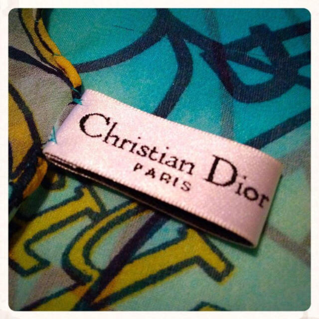 Christian Dior(クリスチャンディオール)のDIOR★スカーフ値下‼️ レディースのファッション小物(ストール/パシュミナ)の商品写真