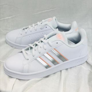 アディダス(adidas)の新品　adidas アディダス　レディース　23.5cm スニーカー　シューズ(スニーカー)