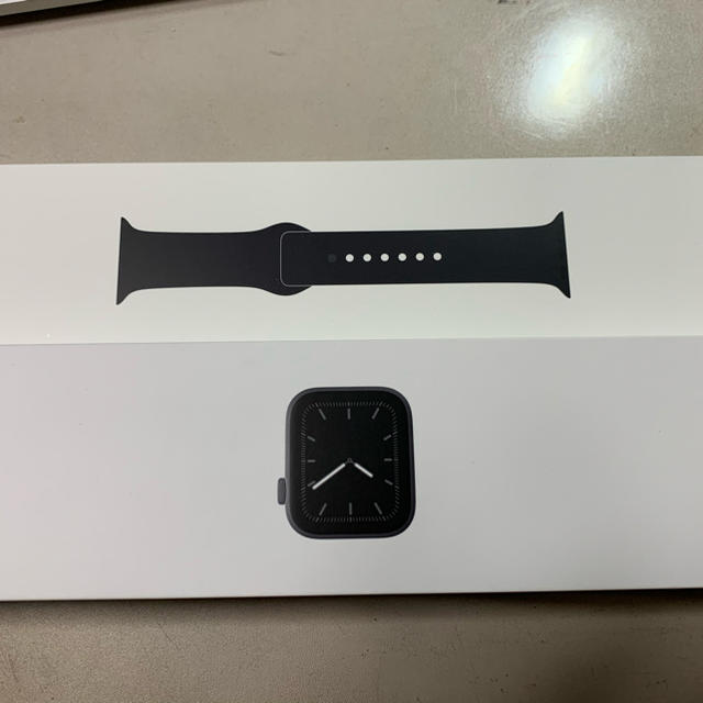 腕時計(デジタル)Apple Watch Series 5（GPSモデル）- 44mm