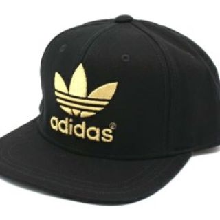 アディダス(adidas)のadidas キャップ 黒×金(キャップ)