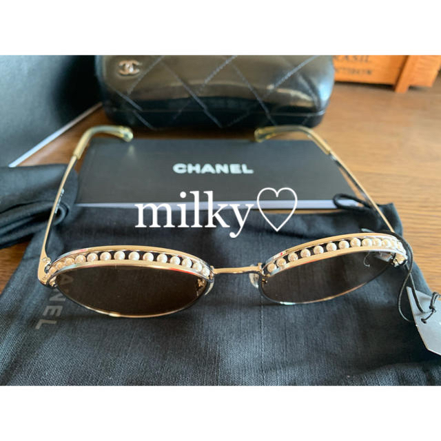 CHANEL(シャネル)のCHANEL★新品★ラウンドメタル★パールサングラス レディースのファッション小物(サングラス/メガネ)の商品写真