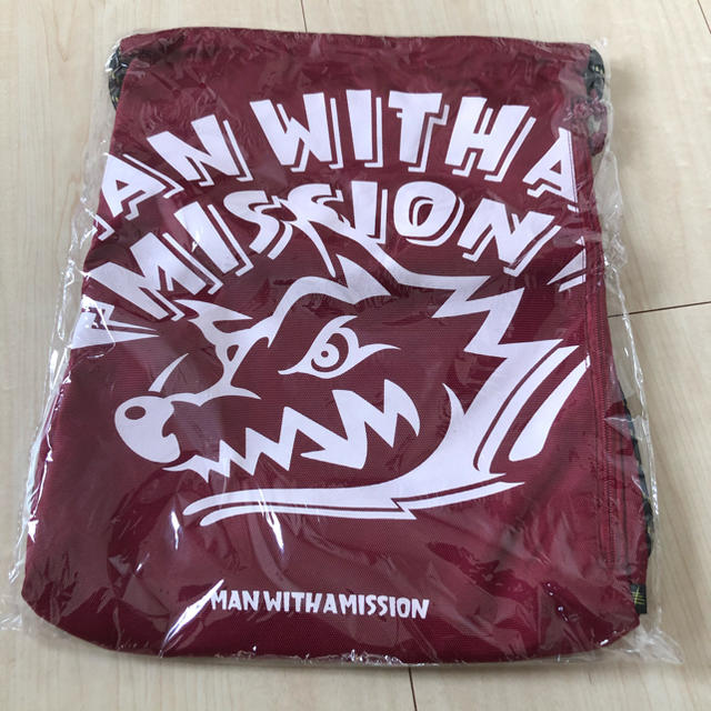 MAN WITH A MISSION(マンウィズアミッション)のマンウィズ ロゴサップバック✨ エンタメ/ホビーのタレントグッズ(ミュージシャン)の商品写真