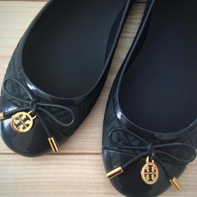 Tory Burch(トリーバーチ)のトリーバーチ ラバーフラットシューズ レディースの靴/シューズ(バレエシューズ)の商品写真