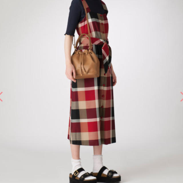 BURBERRY BLUE LABEL(バーバリーブルーレーベル)の専用ページです。　　ブルーレーベル　本革レザーコロンバッグ レディースのバッグ(ショルダーバッグ)の商品写真