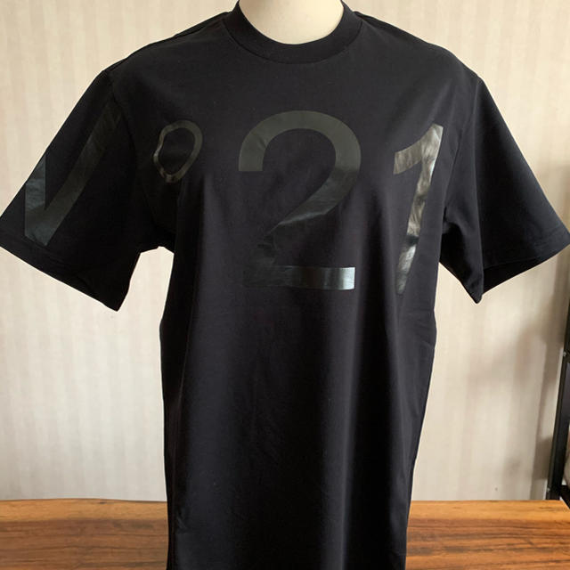N°21(ヌメロヴェントゥーノ)のヌメロ　Tシャツ レディースのトップス(Tシャツ(半袖/袖なし))の商品写真