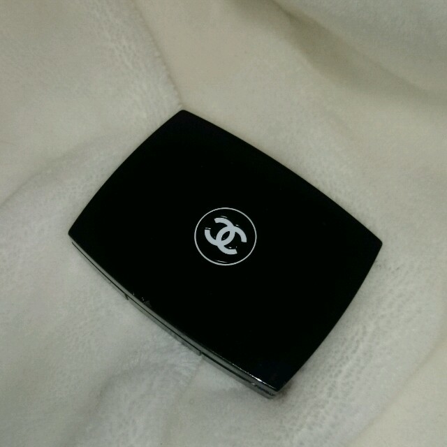 CHANEL(シャネル)のオンブル エサンシエル コスメ/美容のベースメイク/化粧品(アイシャドウ)の商品写真