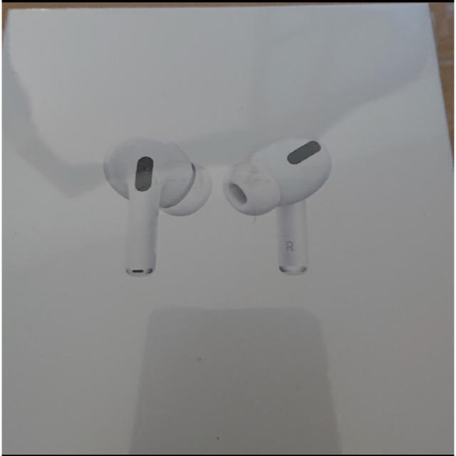 Apple(アップル)のAirPods Pro MWP22J/A  スマホ/家電/カメラのオーディオ機器(ヘッドフォン/イヤフォン)の商品写真