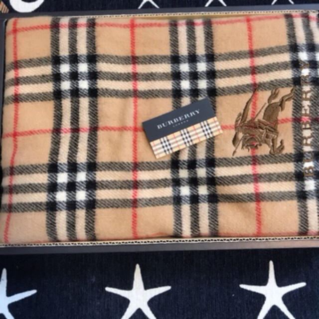 BURBERRY(バーバリー)のBURBERRY ブランケット　ひざ掛け インテリア/住まい/日用品の寝具(毛布)の商品写真