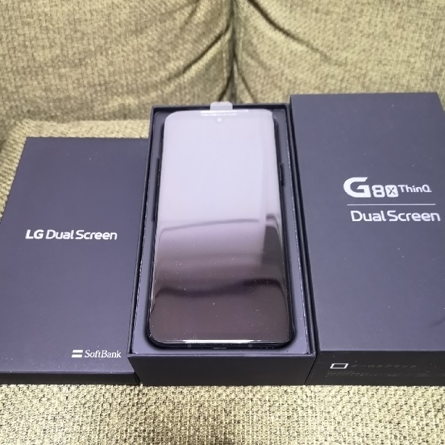 Softbank(ソフトバンク)のLG G8X ThinQ ブラック★新品simロック解除済み★ソフトバンク★② スマホ/家電/カメラのスマートフォン/携帯電話(スマートフォン本体)の商品写真