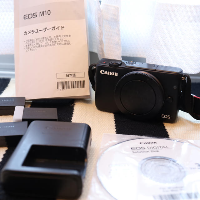 (新品未使用)  キット　ミラーレスカメラ　ブラック M EOS 未使用Canon デジタルカメラ