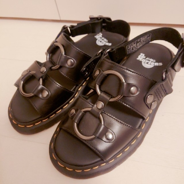 Dr.Martens(ドクターマーチン)のLuke2968様専用★ドクターマーチン 
レザーサンダル ザビエル レディースの靴/シューズ(ローファー/革靴)の商品写真