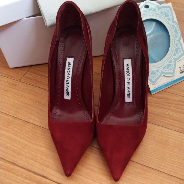 MANOLO BLAHNIK(マノロブラニク)の美品！MANOLO BLAHNIK♡パンプスおまけ付き レディースの靴/シューズ(ハイヒール/パンプス)の商品写真