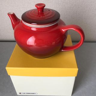 ルクルーゼ(LE CREUSET)のル・クルーゼ　LE CREUSET ティーポット　チェリーレッド(食器)