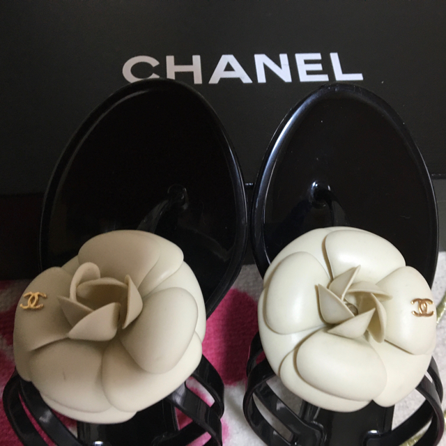 CHANEL(シャネル)のCHANELカメリアサンダル　正規品 レディースの靴/シューズ(ビーチサンダル)の商品写真