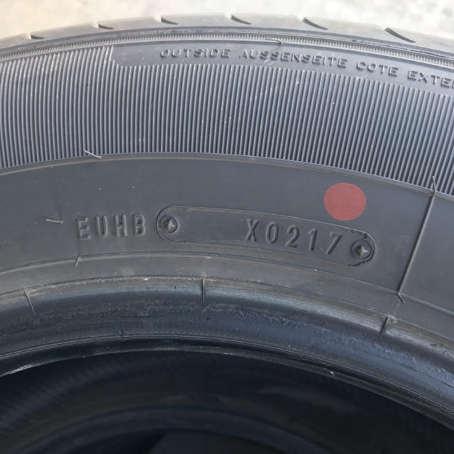 Goodyear(グッドイヤー)の21565r16  goodyear efficientgrip 17年製美品 自動車/バイクの自動車(タイヤ)の商品写真