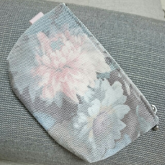 🌼花柄ポーチ🌼 ハンドメイドのファッション小物(ポーチ)の商品写真