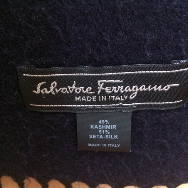 Salvatore Ferragamo(サルヴァトーレフェラガモ)のフェラガモ  マフラー メンズのファッション小物(マフラー)の商品写真
