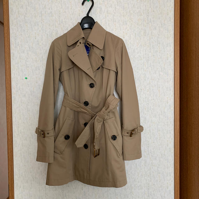 BURBERRY BLUE LABEL(バーバリーブルーレーベル)のバーバリーブルーレーベル　トレンチコート　36 レディースのジャケット/アウター(トレンチコート)の商品写真