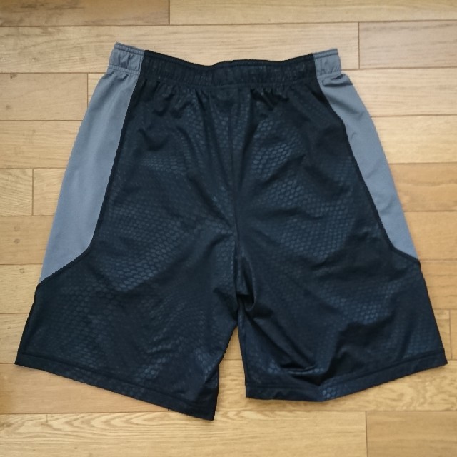 UNDER ARMOUR(アンダーアーマー)の【noburinsさん専用】UA HIIT ノベルティーショーツ MTR8317 スポーツ/アウトドアのサッカー/フットサル(ウェア)の商品写真