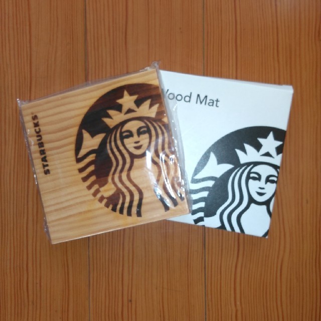 Starbucks Coffee(スターバックスコーヒー)の【最終値下げ】STARBUCKS ギフト用ラッピングバッグ&ウッドマット エンタメ/ホビーのコレクション(ノベルティグッズ)の商品写真