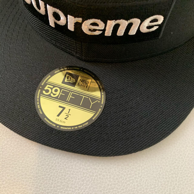 Supreme(シュプリーム)の【黒 7 1/2】supreme Box Logo New Era 2020 メンズの帽子(キャップ)の商品写真