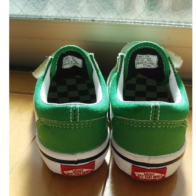 VANS(ヴァンズ)のバンズ　スニーカー　グリーン　17㎝ キッズ/ベビー/マタニティのキッズ靴/シューズ(15cm~)(スニーカー)の商品写真