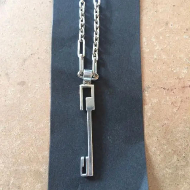 Gucci(グッチ)のGUCCI ネックレス 鍵 キー メンズのアクセサリー(ネックレス)の商品写真